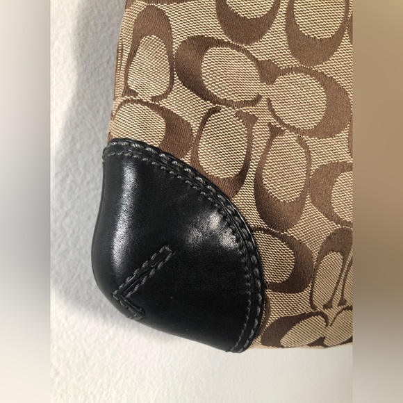 Signature Style Coach Purse with Black Leather and Gold Details, Y2K Vintage - Picture 10 of 15